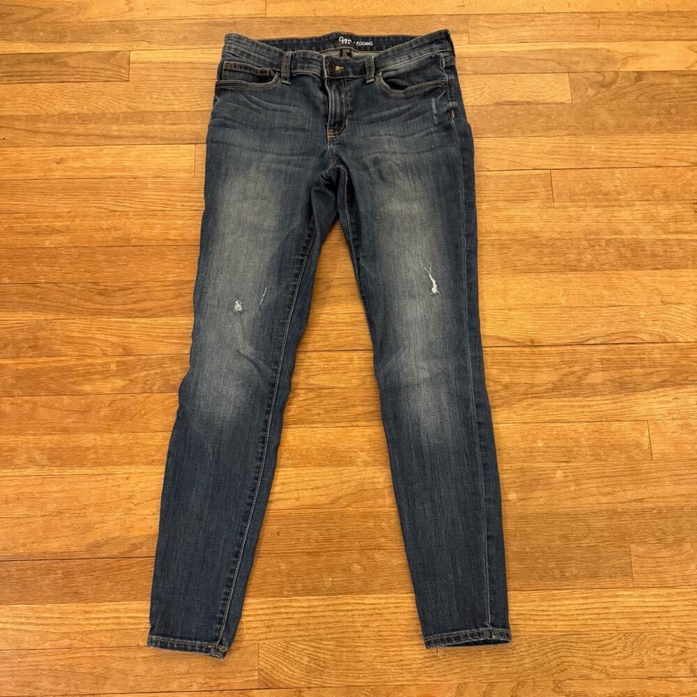 Gap medium wash distressed low rise leggings size 4
b40